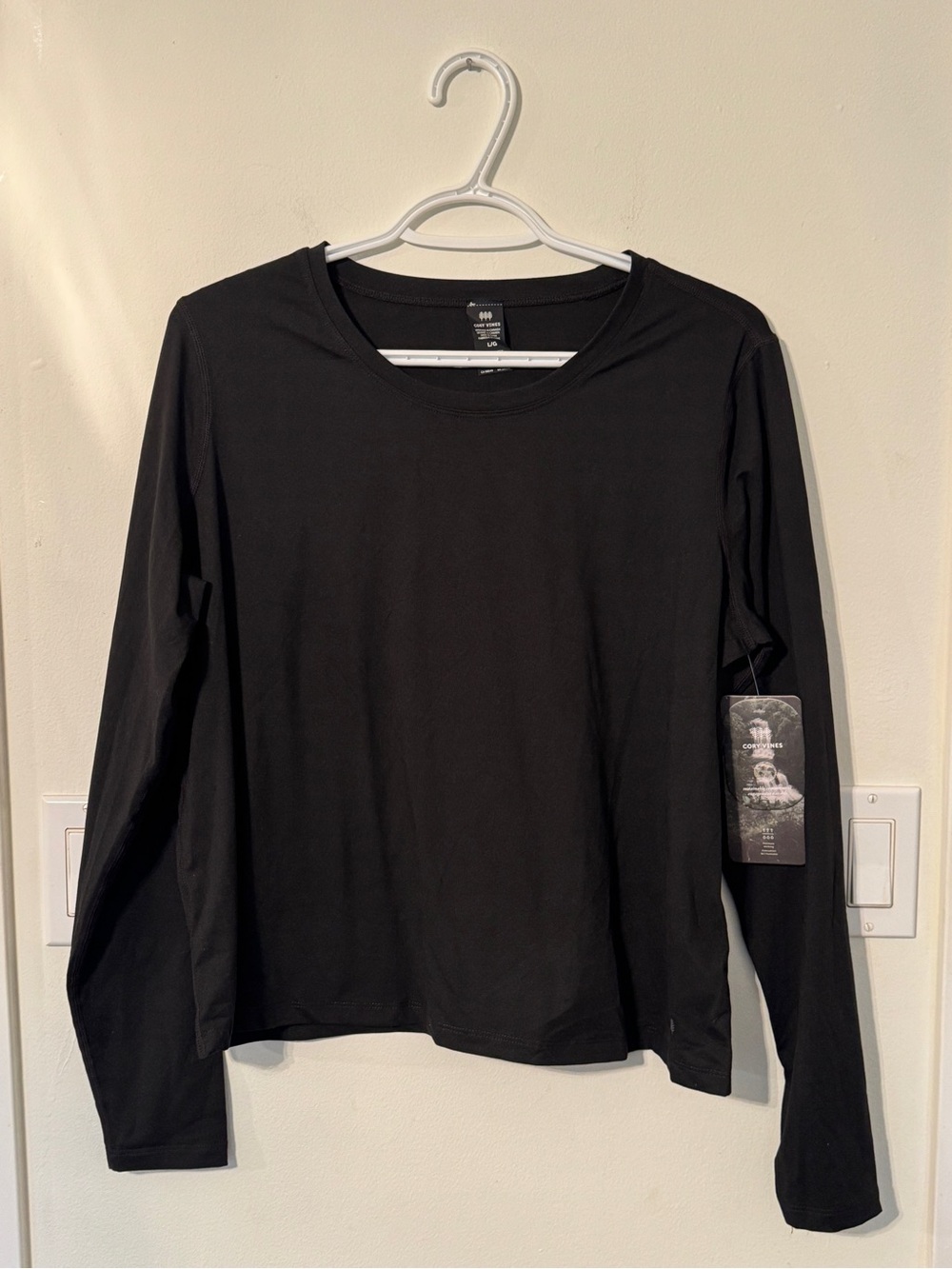 Black Long-Sleeve Crewneck Tee - Women